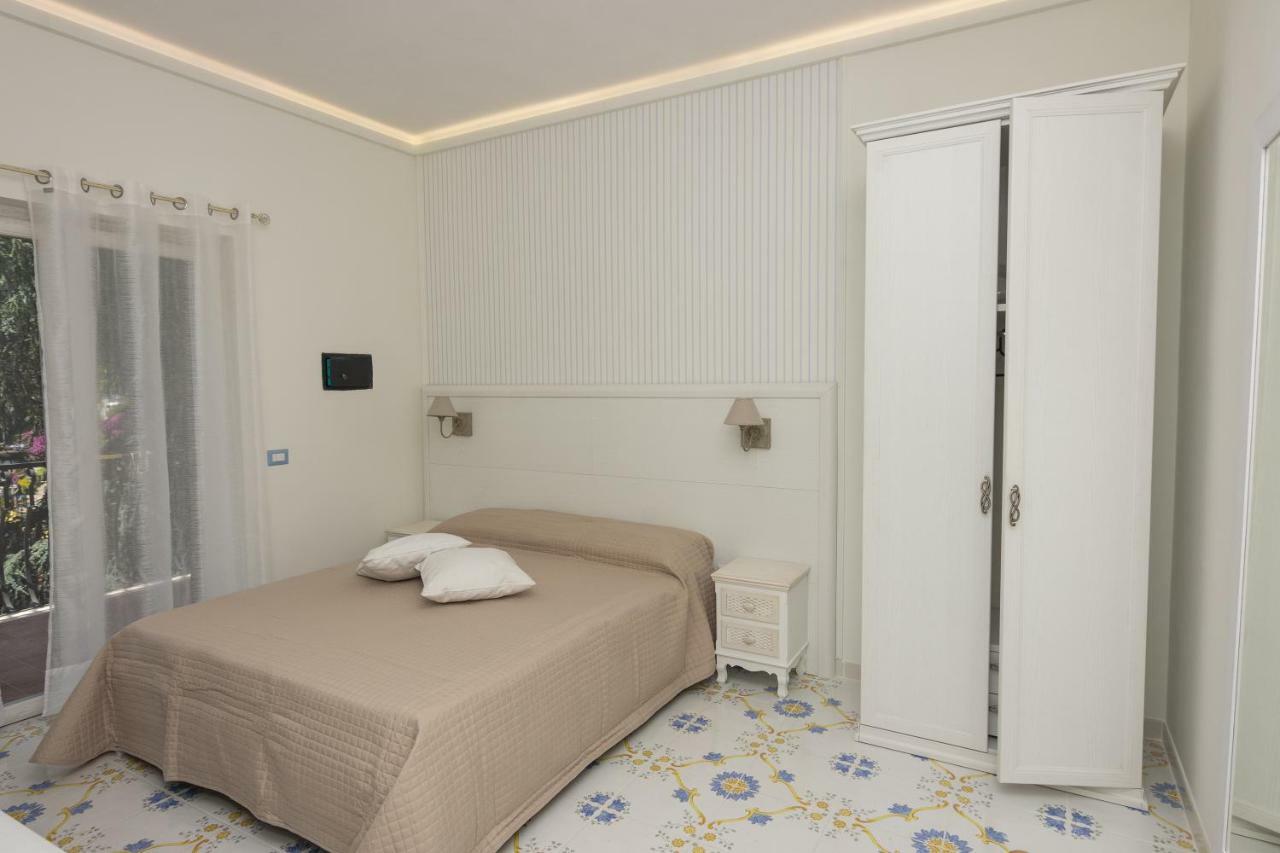 Ambra Sorrento Suites Short Rent Eksteriør billede